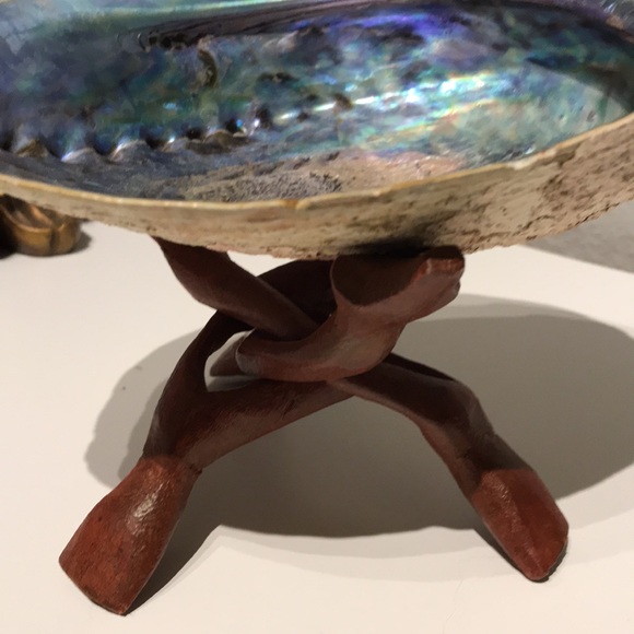 Beautiful Blue Shell Beautiful Stand Coastal Decor FINAL SALE - Picture 3 of 9